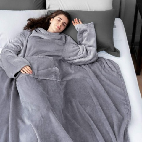 Turn Down the Heat, Turn Up the Cosy this Holiday Season with these Hoodie Blankets 1 Turn Down the Heat, Turn Up the Cosy this Holiday Season with these Hoodie Blankets 5