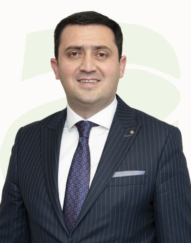 Rashad Ibrahimov: “Customer Trust and Satisfaction are Our Main Profit” Revolutionary Changes in Trade 7 Rashad Ibrahimov: “Customer Trust and Satisfaction are Our Main Profit” Revolutionary Changes in Trade 7